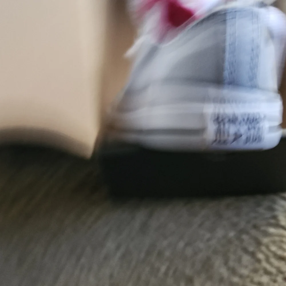Converse Kids' Sneakers in Gray and Red - Picture 10 of 12